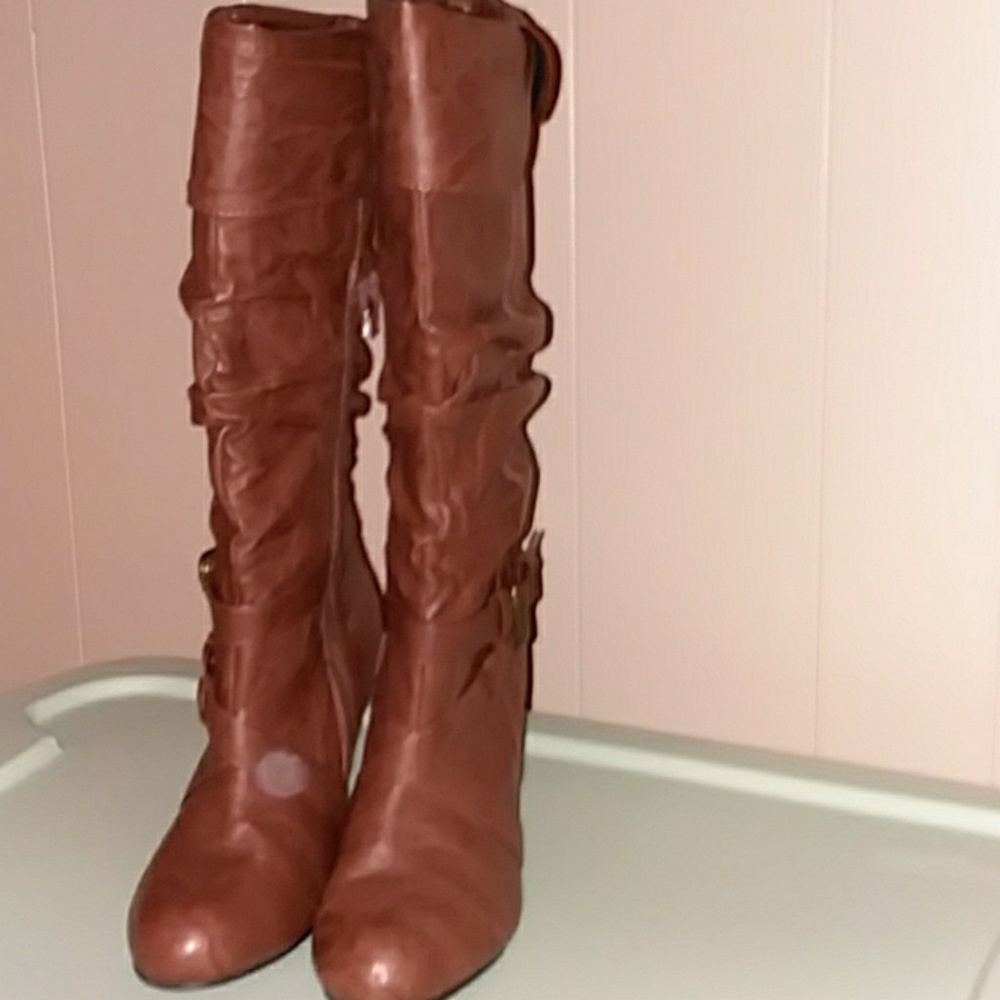 Womans  brown heeled boots